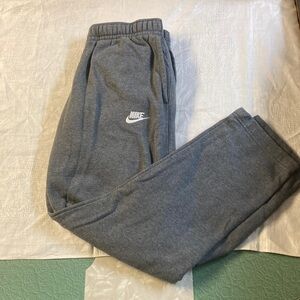 Gray Nike Sweatpants With Back Pocket. Size Medium.
